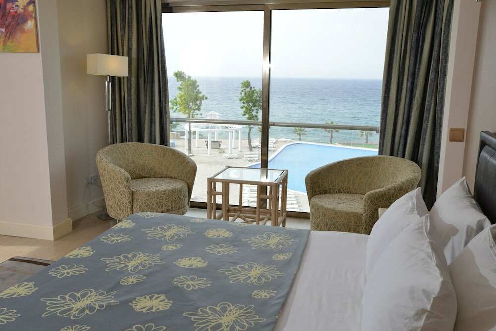 Фото Jasmine Court Hotel & Casino