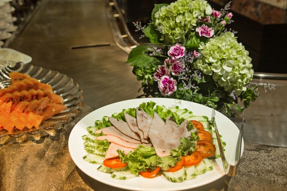 Фото Lake Side Hotel