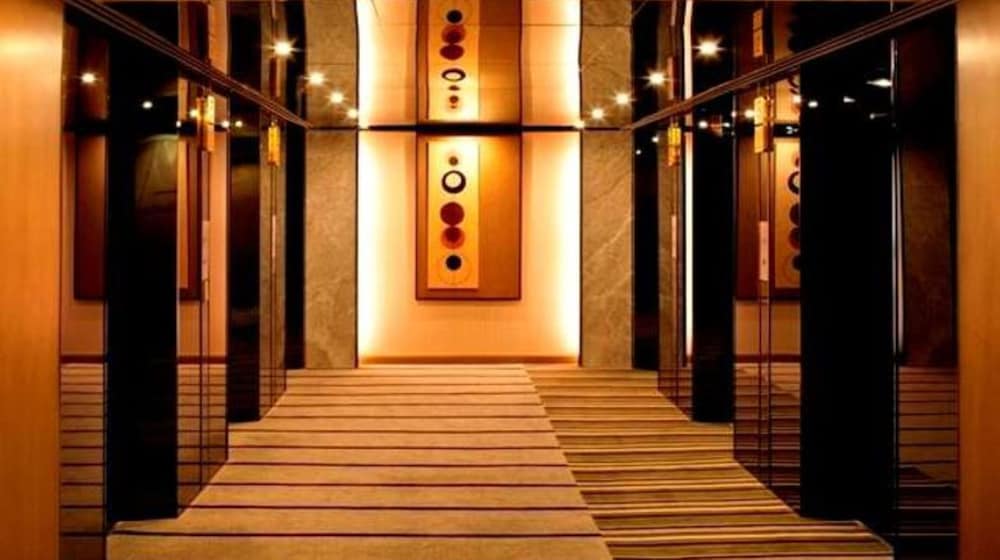 Фото The Kowloon Hotel