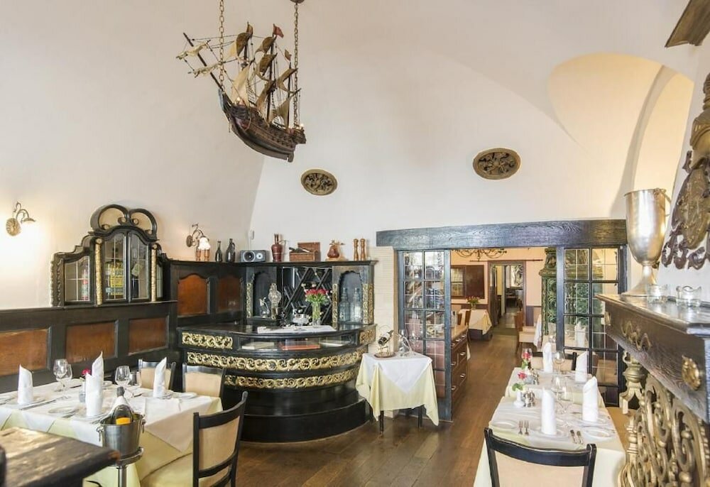 Фото Hotel Embassy