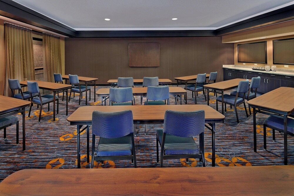 Фото Courtyard by Marriott Key West Waterfront