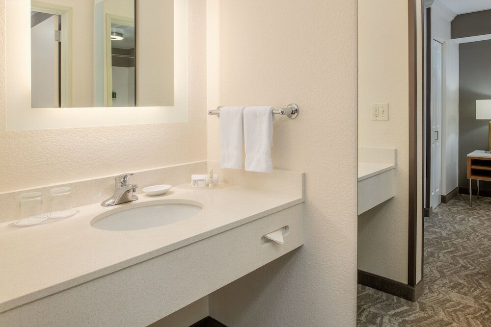 Фото SpringHill Suites by Marriott Portland Airport