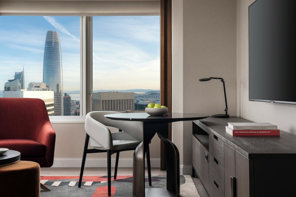 Фото Four Seasons Hotel San Francisco at Embarcadero