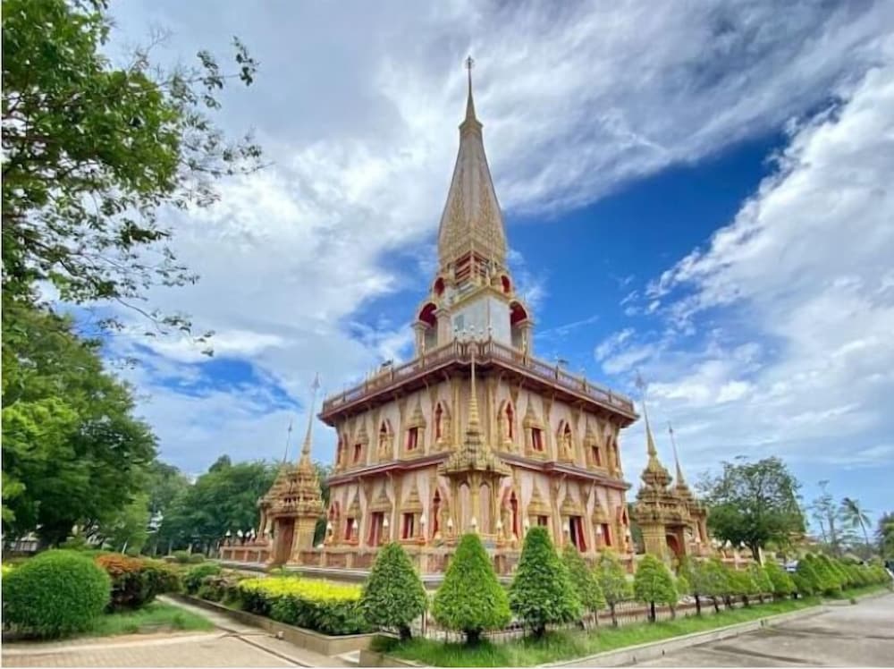 Фото Amora Beach Resort Phuket