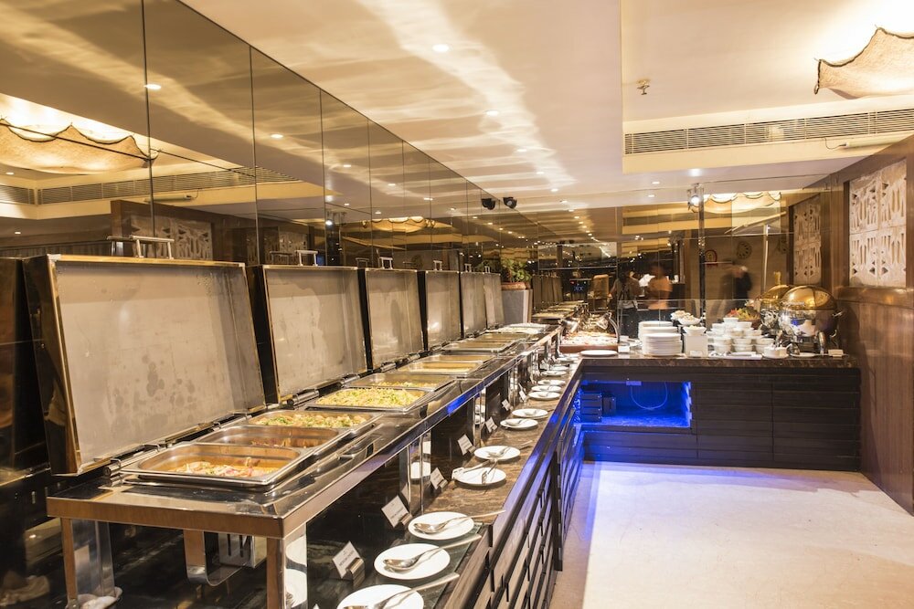 Фото Monotel Luxury Business Hotel