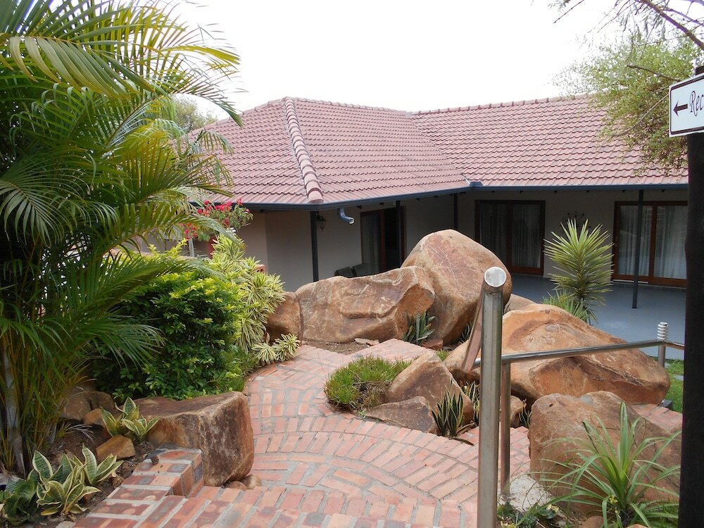 Фото Meerkat Manor