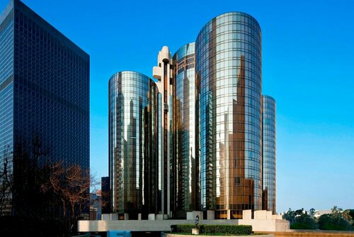 Гостиница The Westin Bonaventure Hotel & Suites Los Angeles в Лос-Анджелесе