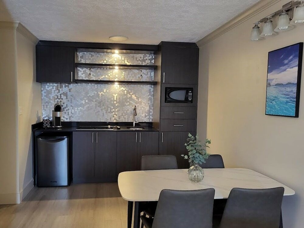 Фото Oceanfront Suites at Cowichan Bay