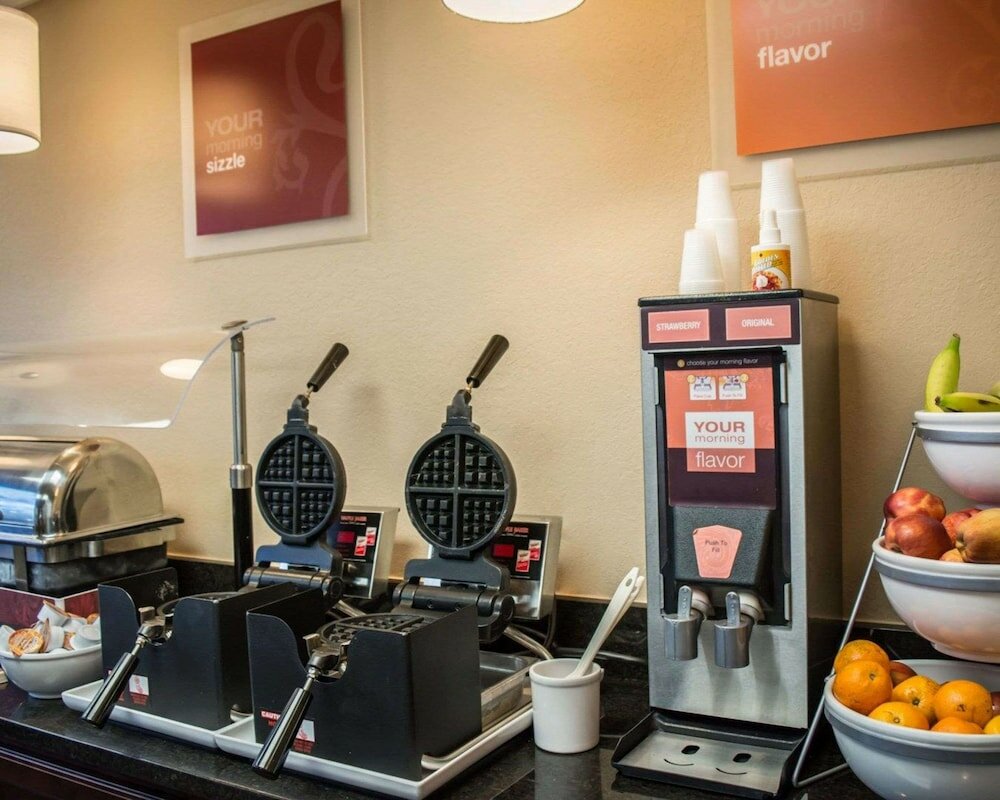 Фото Comfort Suites Clearwater - Dunedin