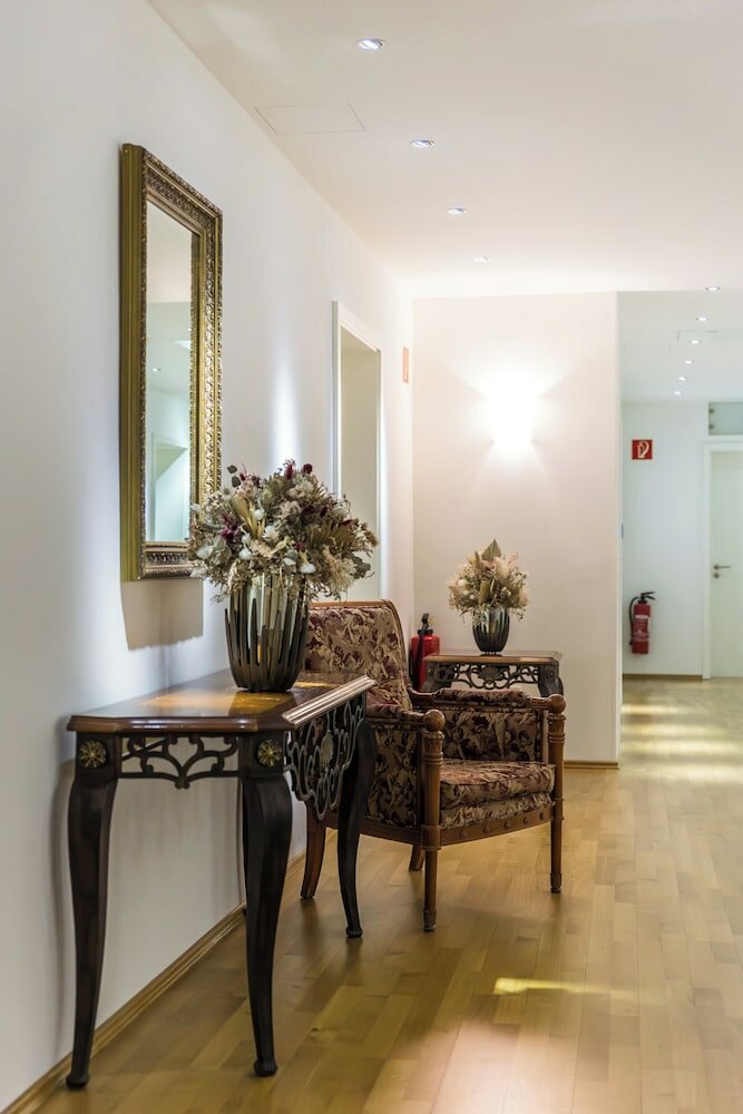 Фото Bohemian Hotel