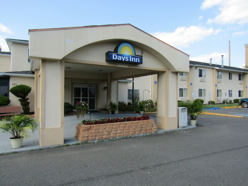 Фото Days Inn by Wyndham Runnemede Philadelphia Area