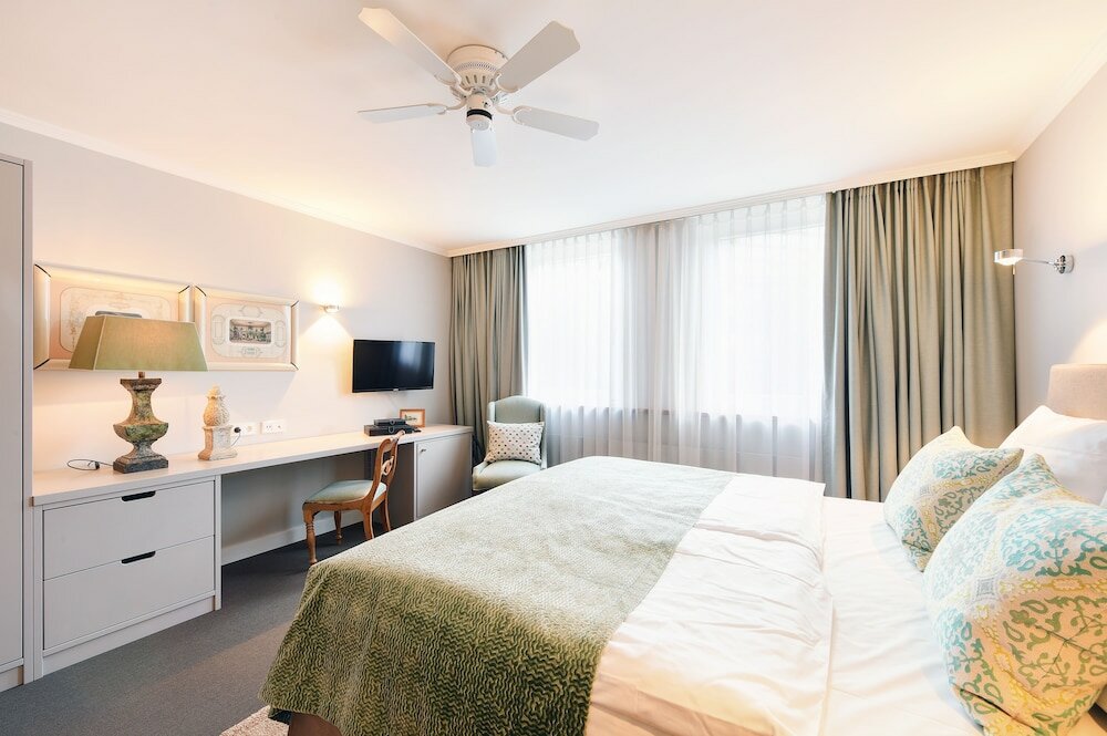 Фото Admiral Hotel