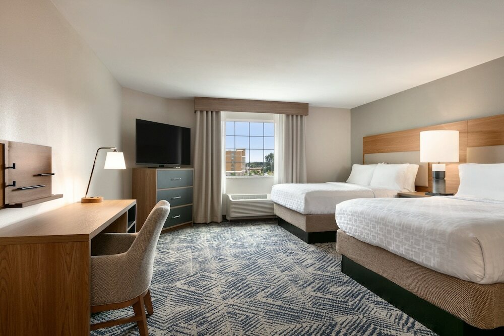 Фото Candlewood Suites Northeast Kansas City, an Ihg Hotel