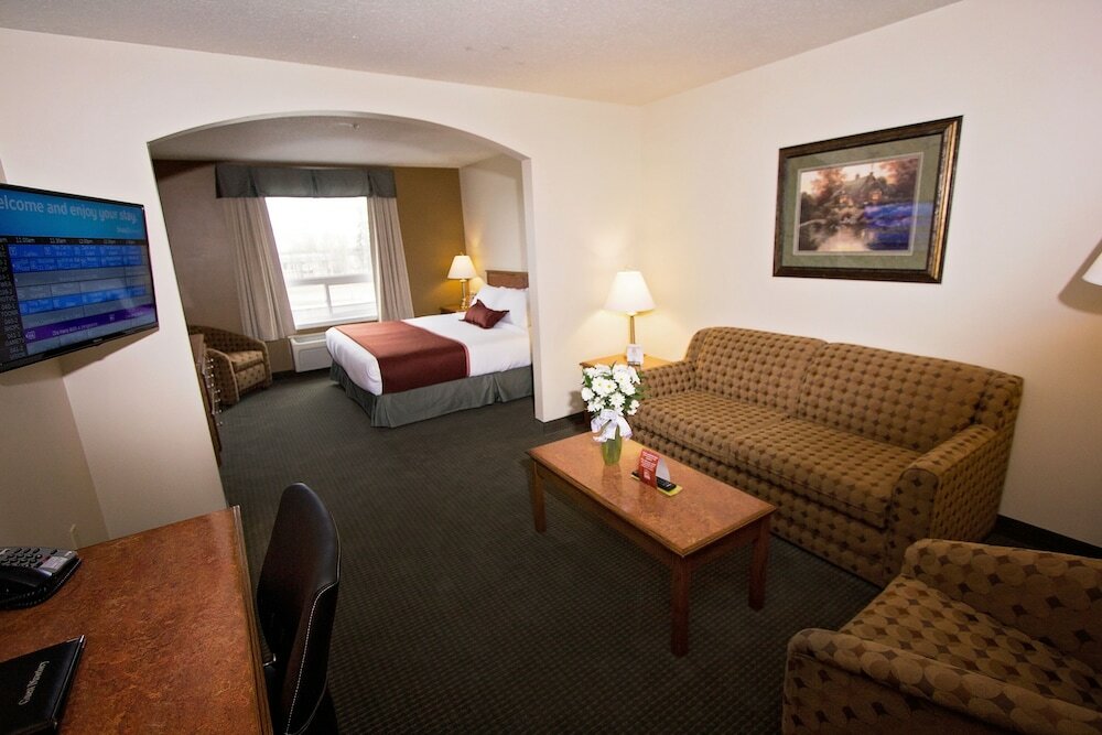 Фото Service Plus Inns & Suites Drayton Valley