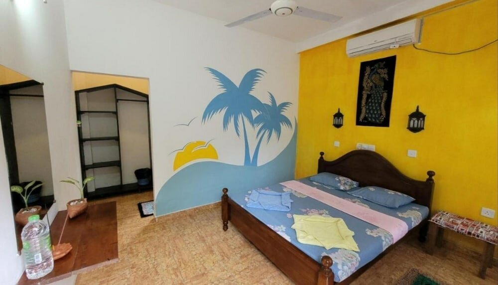 Фото Malika Yellow House