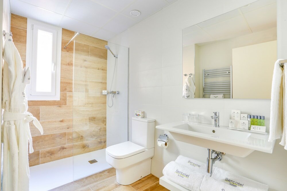 Фото Sercotel Logroño Suites