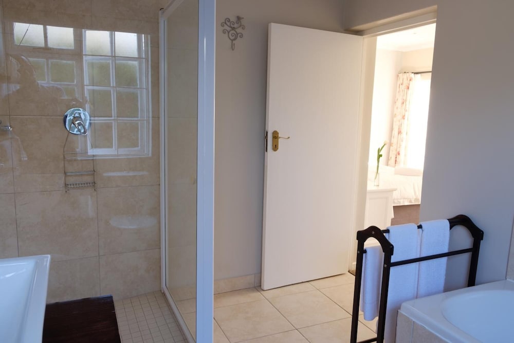 Фото White Lodge Constantia Guest House