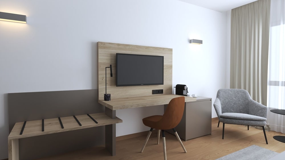 Фото Crowne Plaza Madrid Airport, an Ihg Hotel