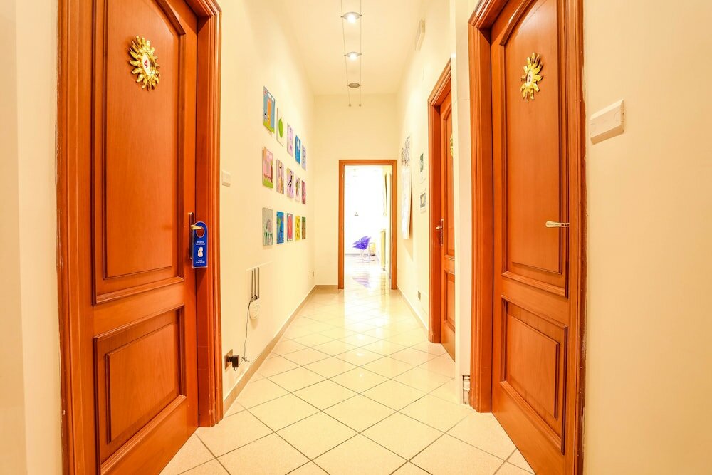 Фото The Beehive