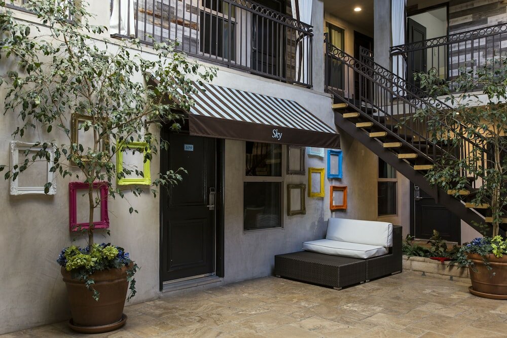 Фото L. A. Sky Boutique Hotel