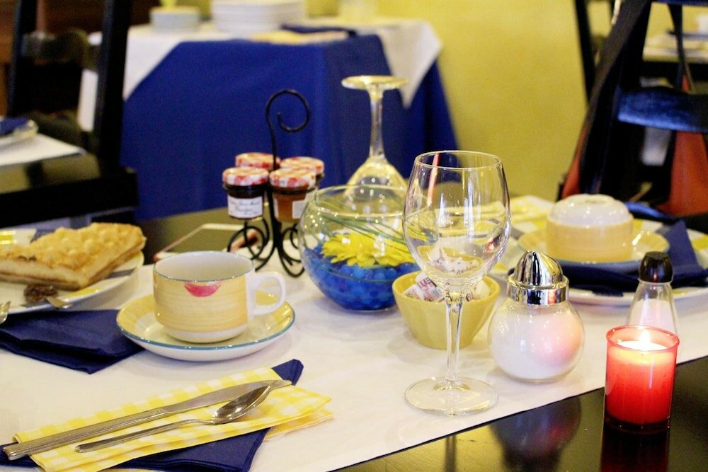 Фото Les Reflets Jaunes