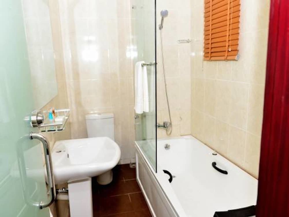 Фото CribVille Hotel & Suites