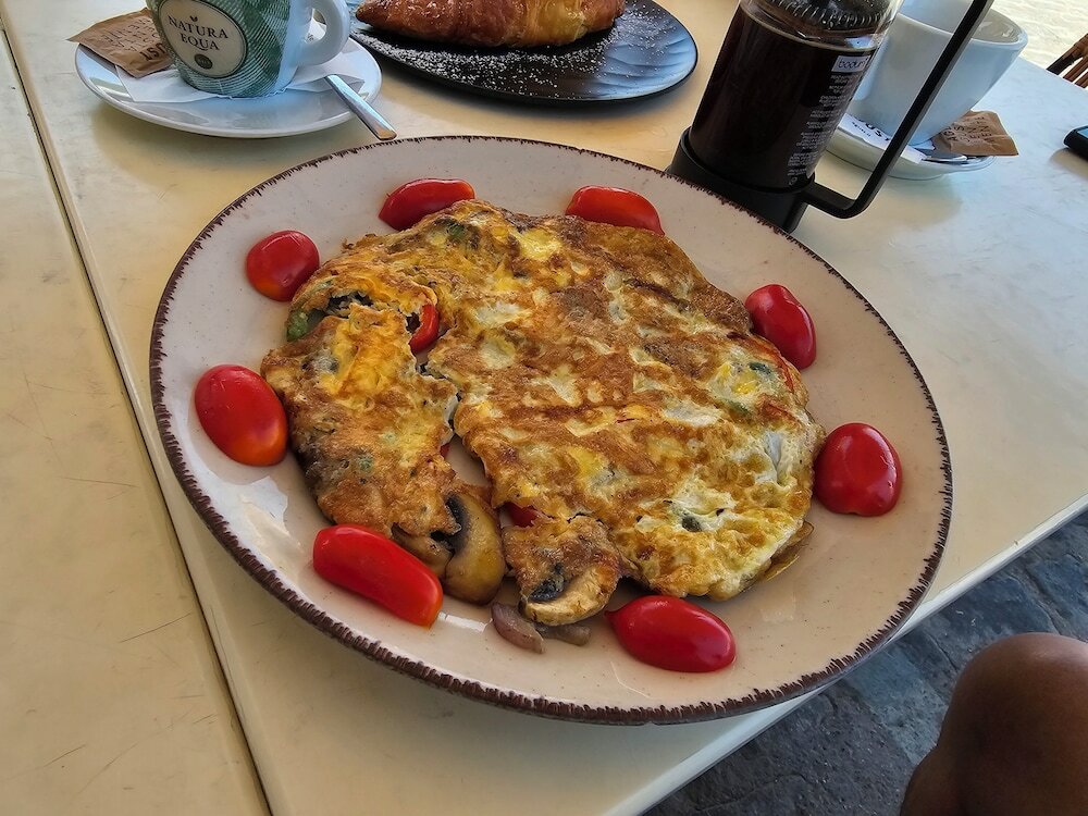 Фото Aisha Petite Suites