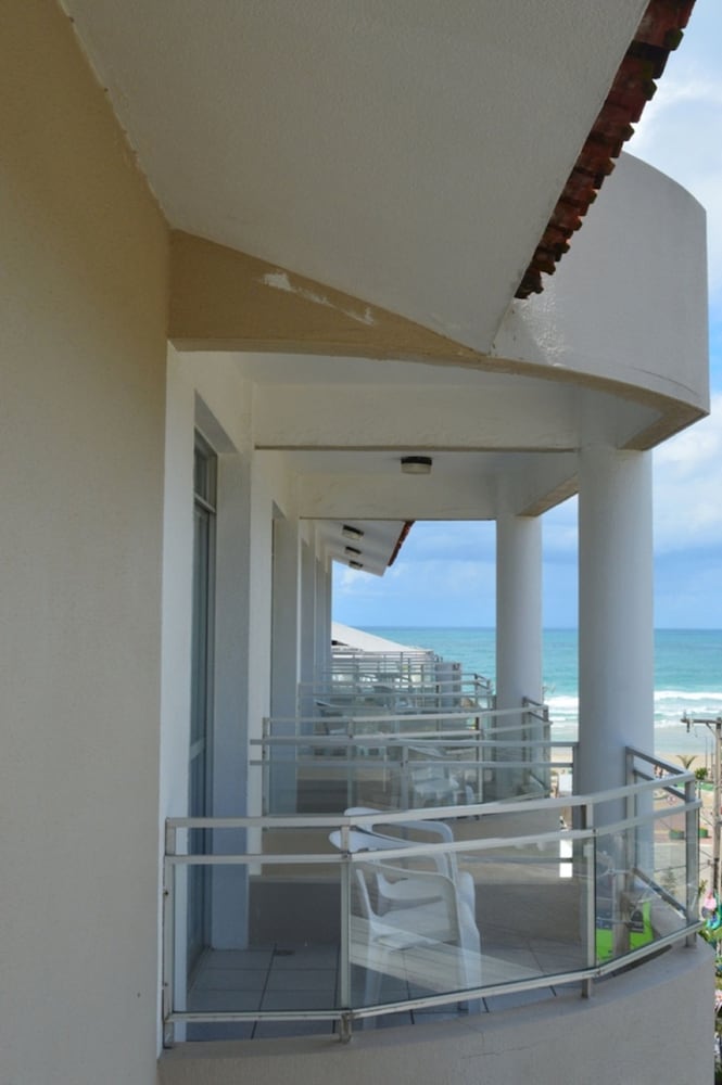 Фото Joaquina Beach Hotel