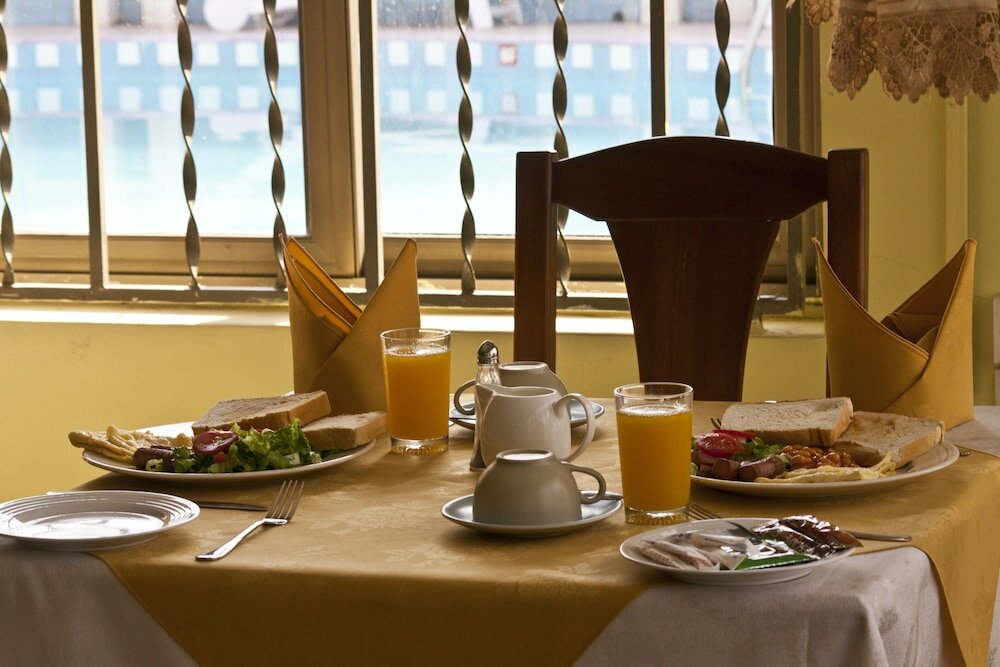 Фото Eastgate Hotel