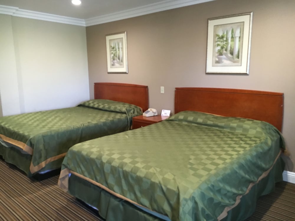 Фото Regency Inn & Suites