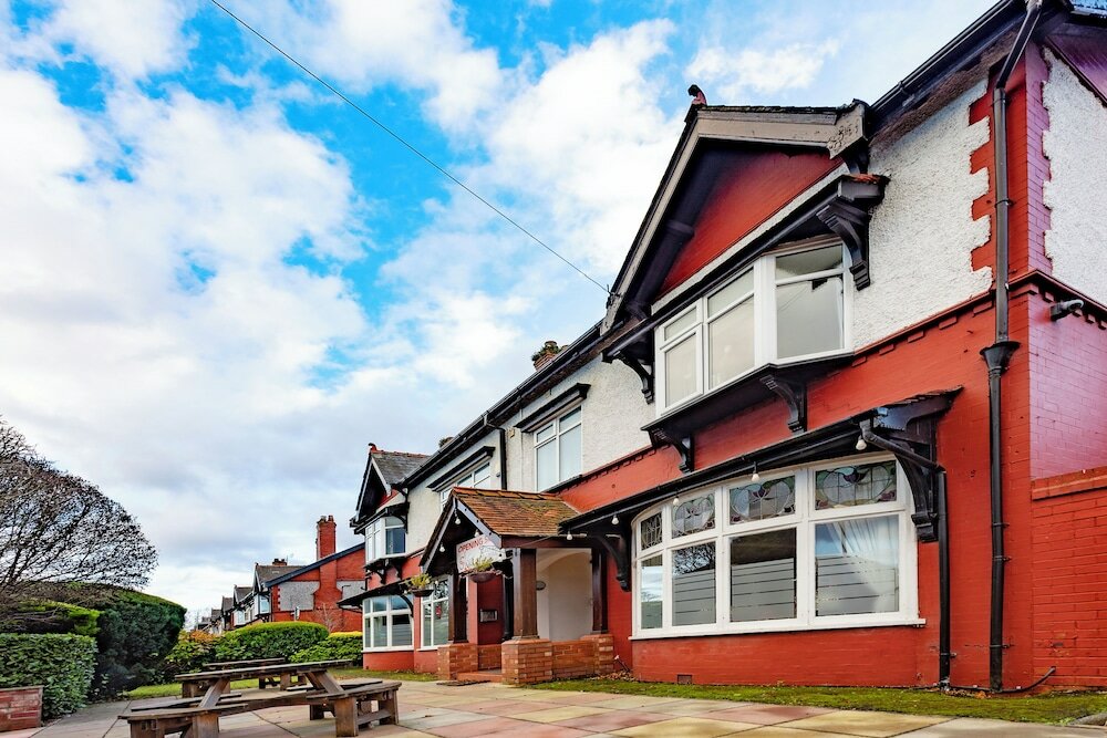 Фото Orrell Park Hotel