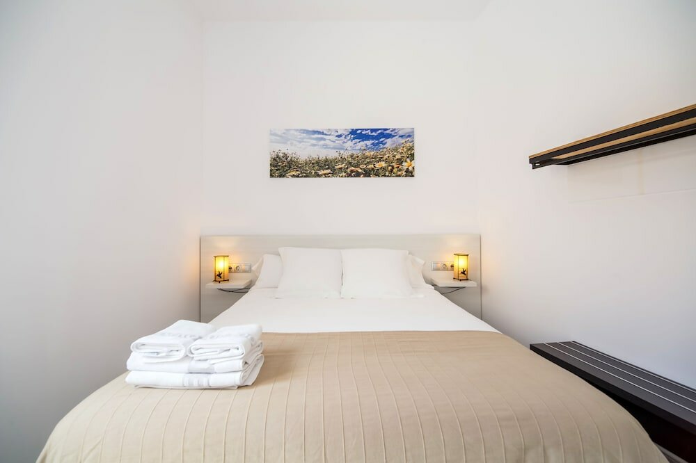 Фото The 8 Rooms House