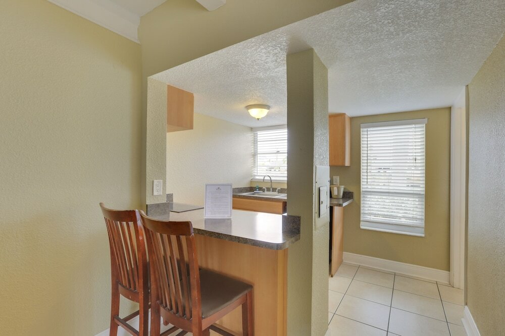 Фото The Bayside Inn & Marina