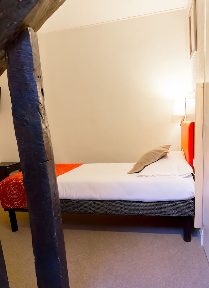 Фото D'win Hotel