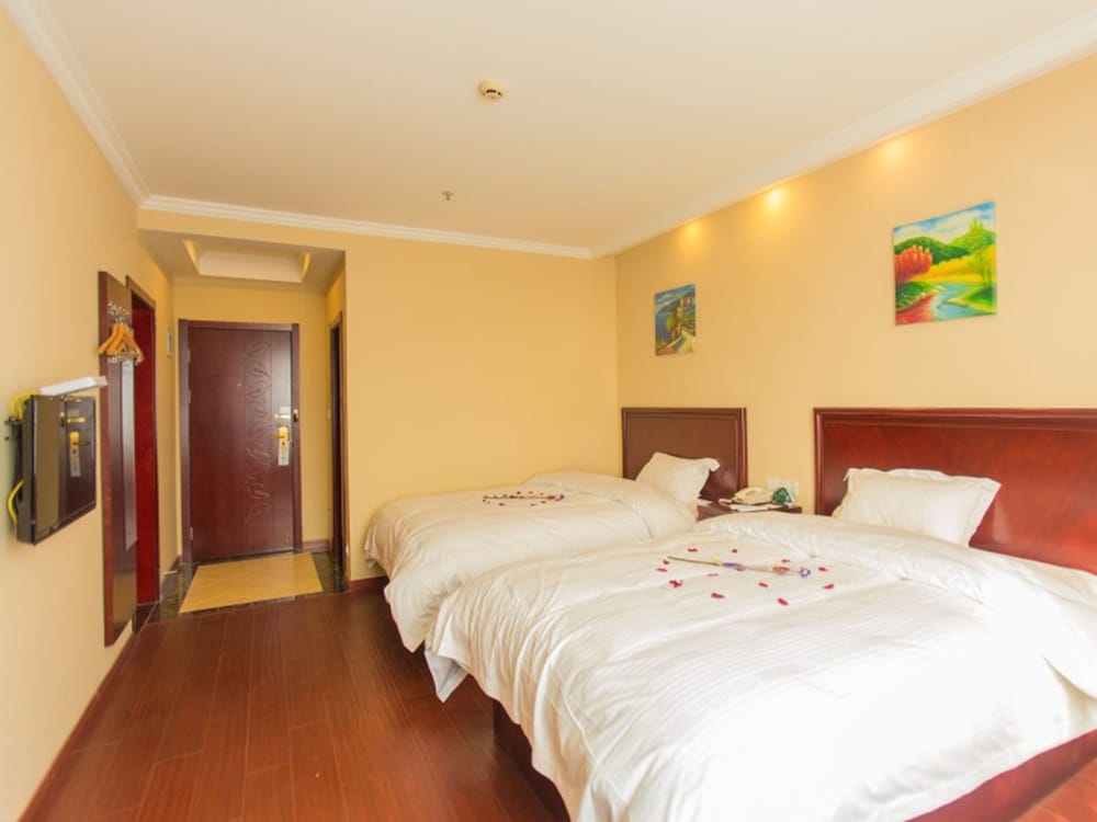 Фото GreenTree Inn New District Hospital of People s Hospital MingLiu Express Hotel