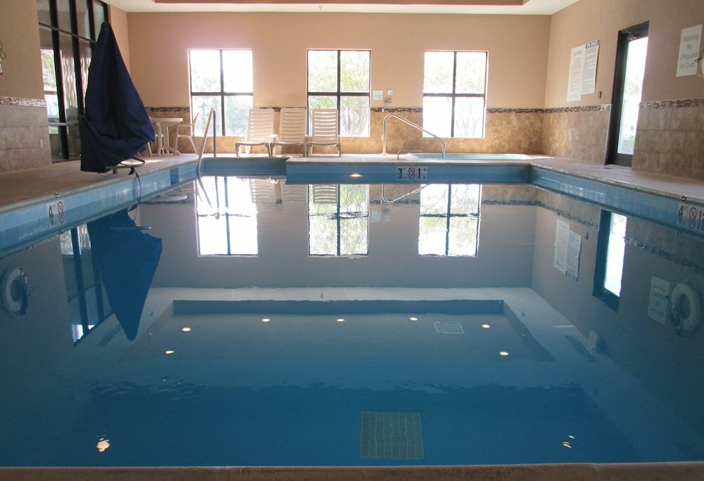 Фото Holiday Inn Express Cloverdale - Greencastle, an Ihg Hotel