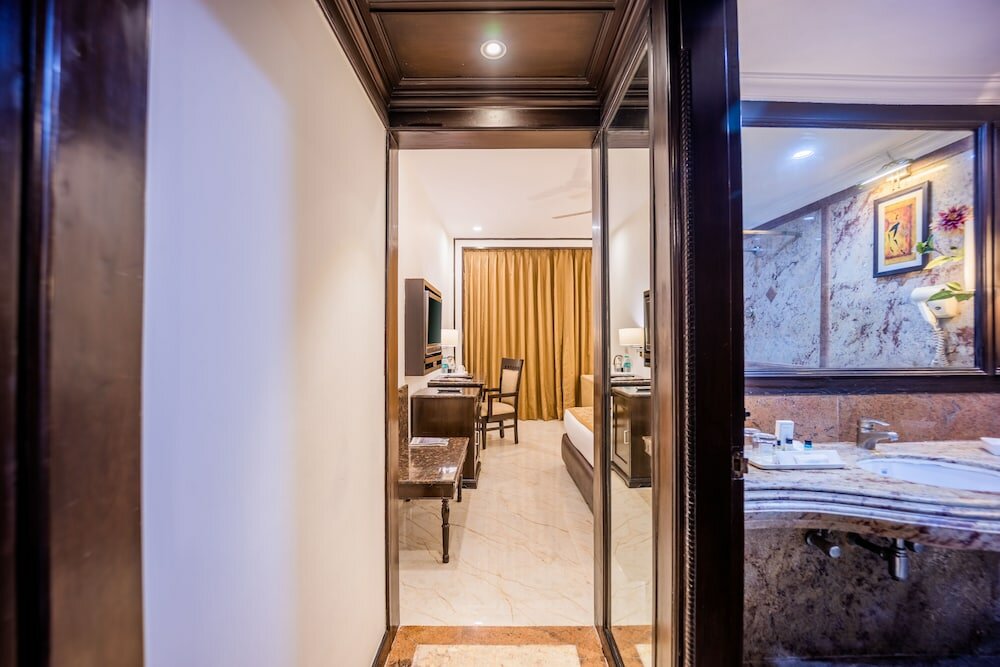 Фото Hotel Shanti Palace