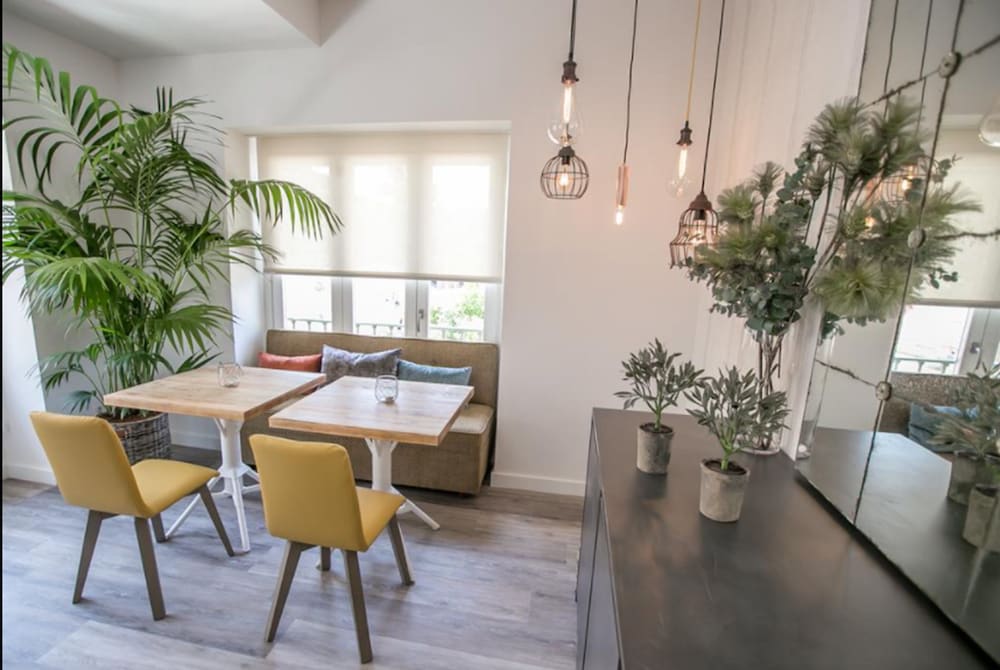 Фото Hotel Boutique Teatro Romano