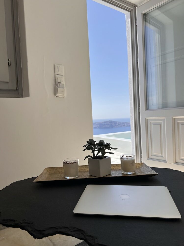 Фото Iliovasilema Hotel & Suites