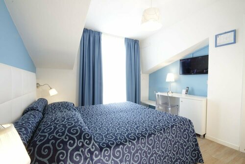 Внешний вид отеля Hotel Toledo в Езоле, фото 5