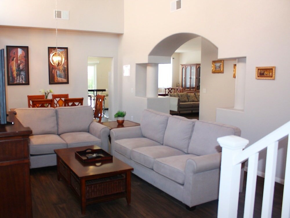 Фото Advantage Court