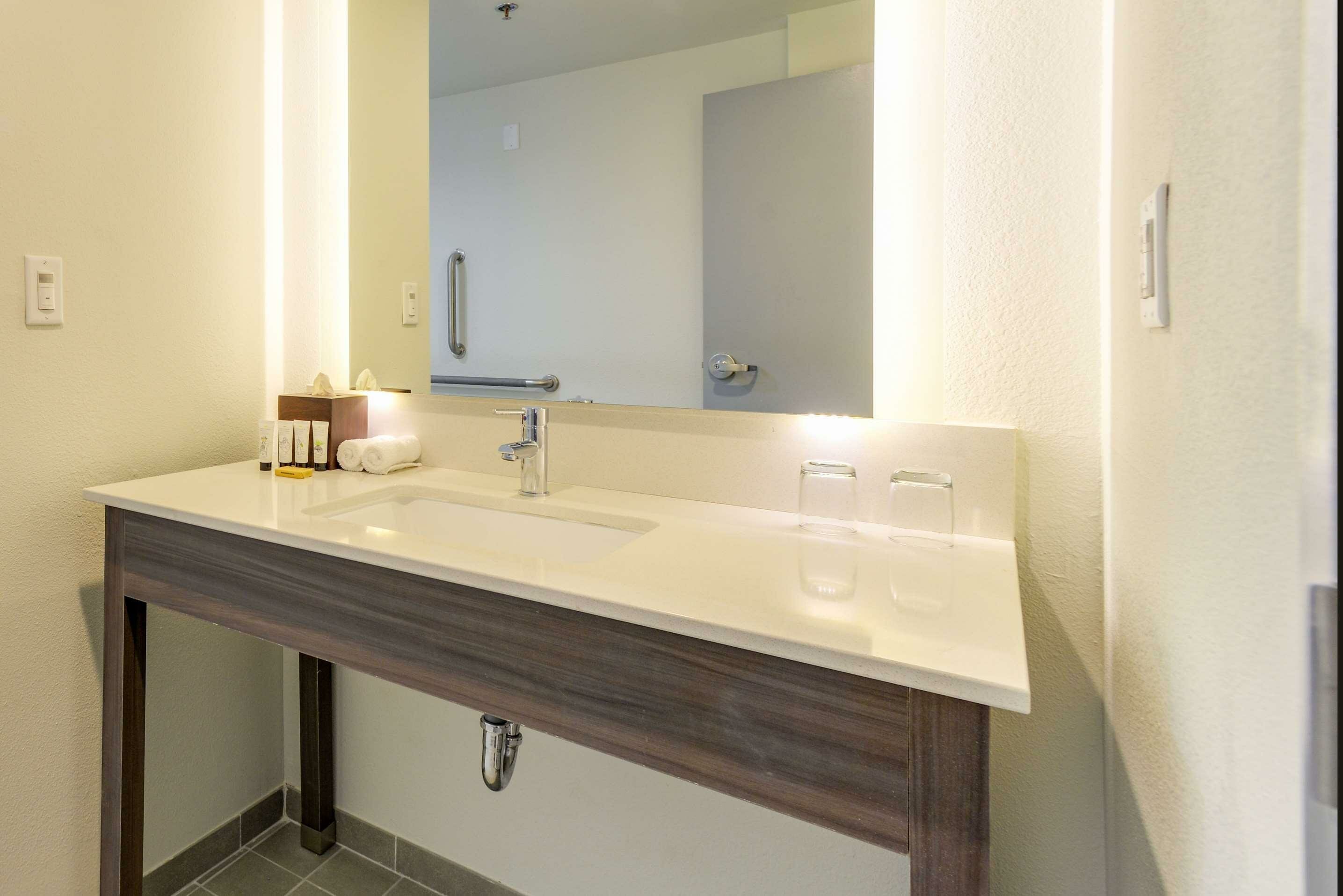 Фото Hotel Rl St. Louis Airport