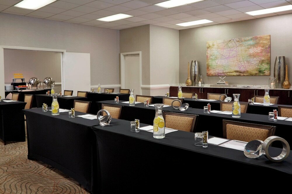 Фото Renaissance Orlando Airport Hotel by Marriott