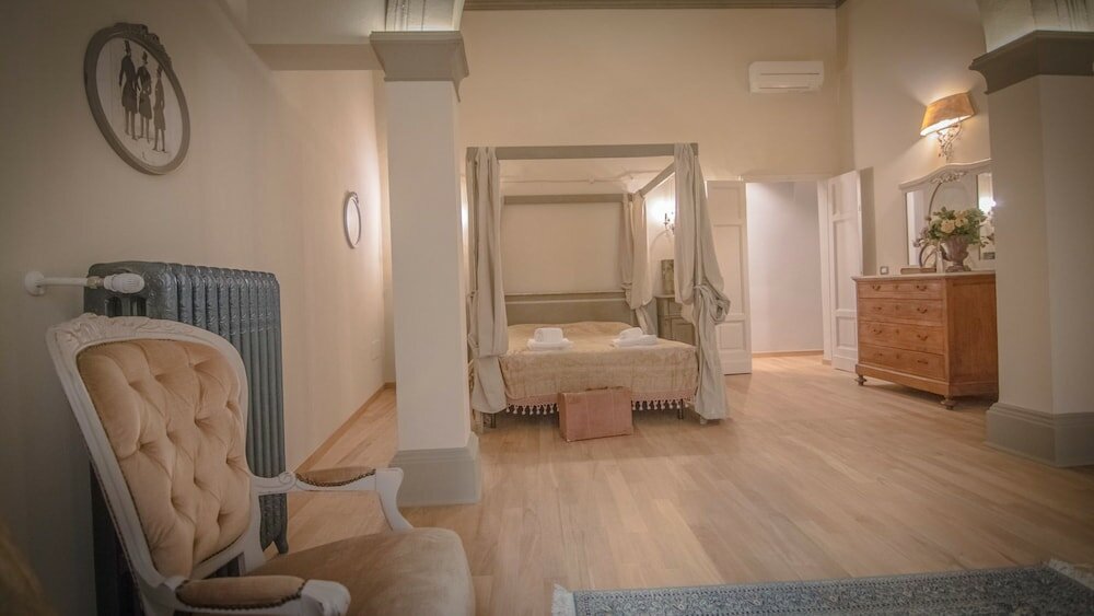 Фото Breathtaking 4bd Apt 5min Walk to Duomo
