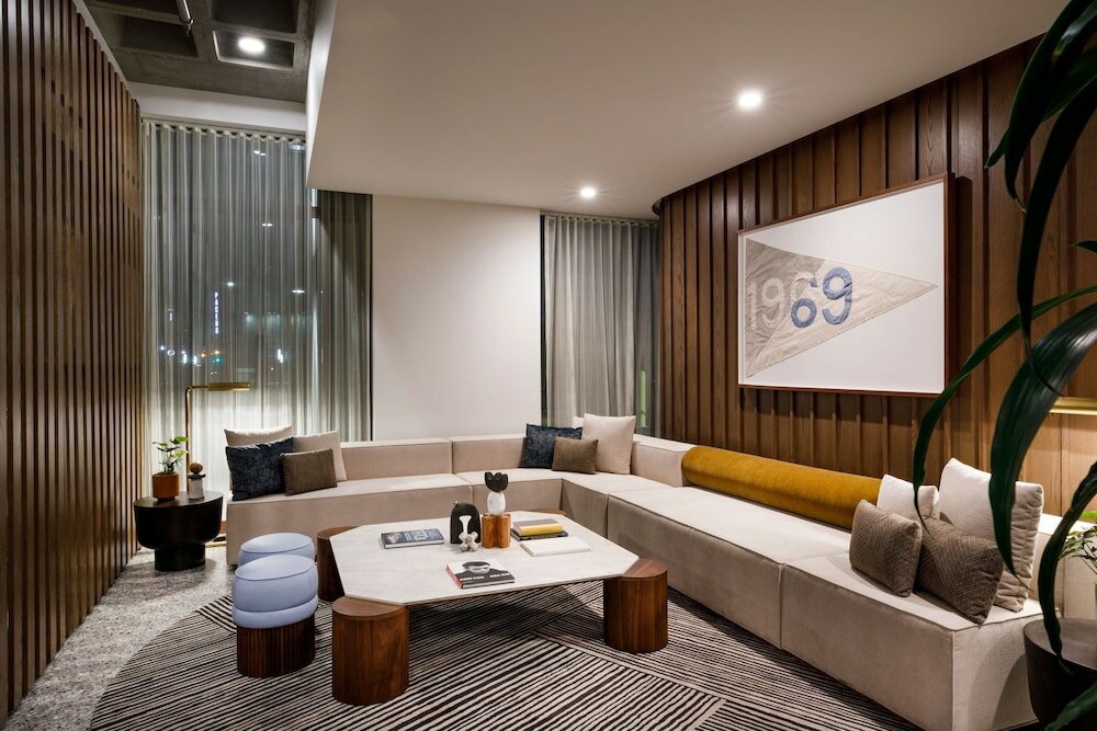 Фото Hotel Indy, Indianapolis, a Tribute Portfolio Hotel