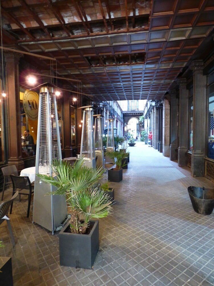 Фото Hotel Moderno Barcelona