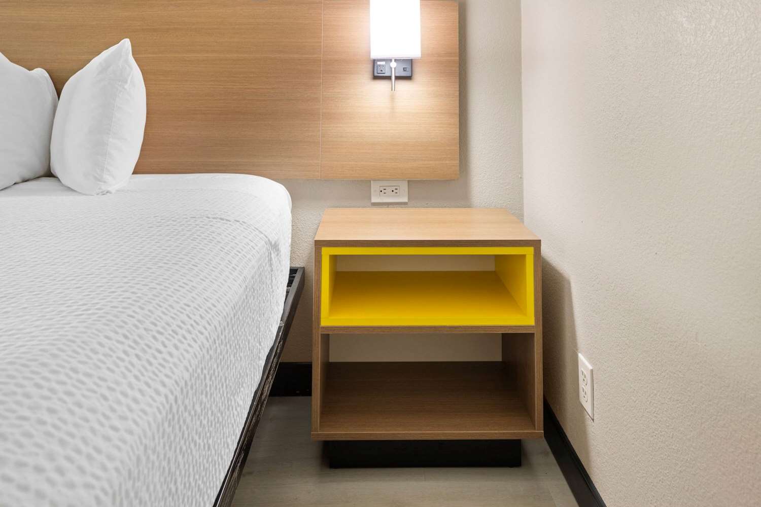 Фото Days Inn by Wyndham San Diego-East/El Cajon