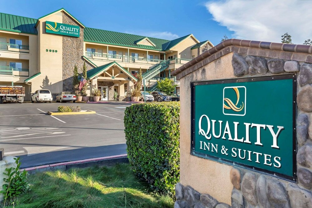 Фото Quality Inn & Suites