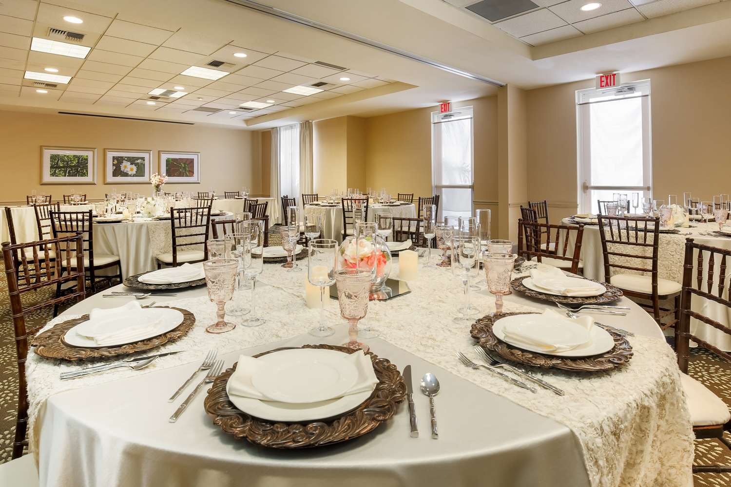 Фото Hilton Garden Inn Bakersfield