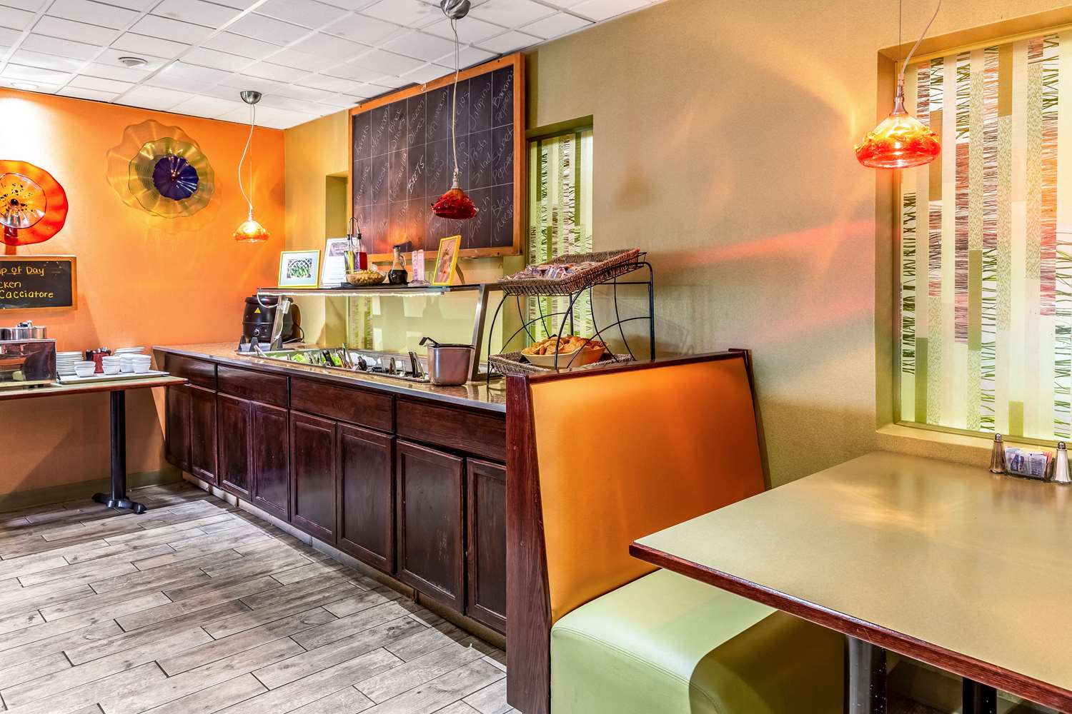 Фото Quality Inn East Stroudsburg - Poconos